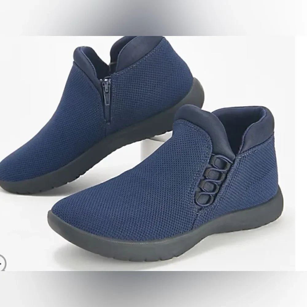 Clarks Cloudsteppers Washable Knit Booties - Adella Pine-navy size 8 wide